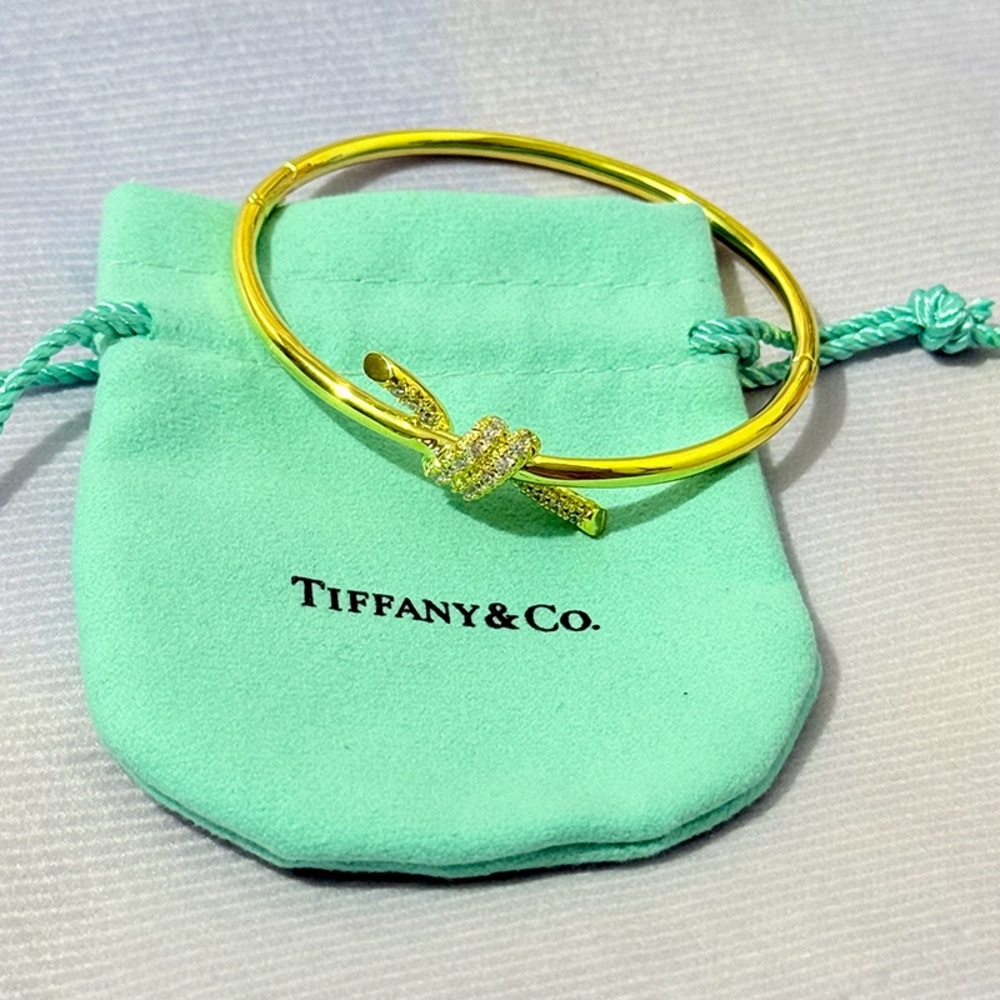 Tiffany & Co. Wire Bangle In Yellow Gold With Diamonds